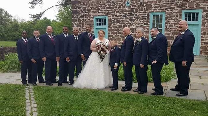 How big is the bridal party?? If you already had a wedding show me your favorite bridal group shots!