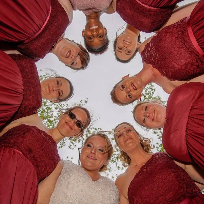 How big is the bridal party?? If you already had a wedding show me your favorite bridal group shots!