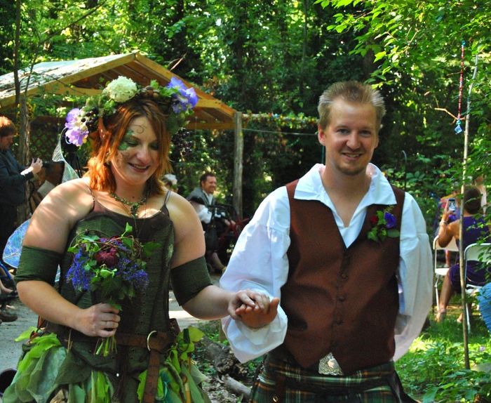 Let's see your flowers/bouquets/bouquet alternatives!