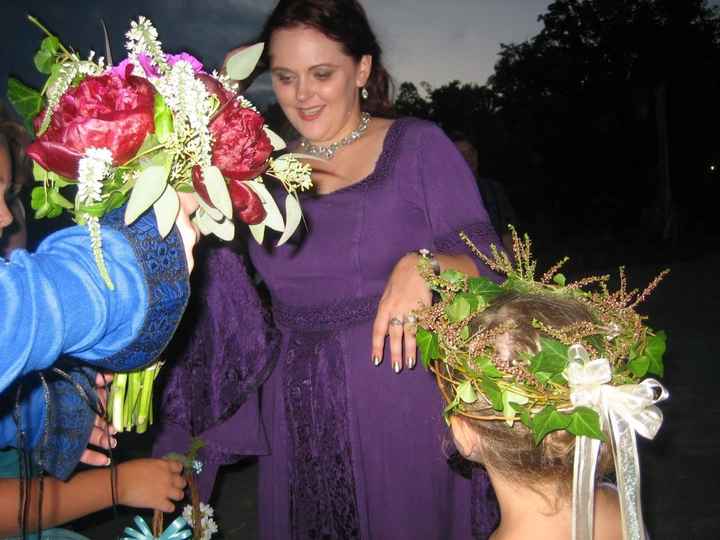 Let's see your flowers/bouquets/bouquet alternatives!