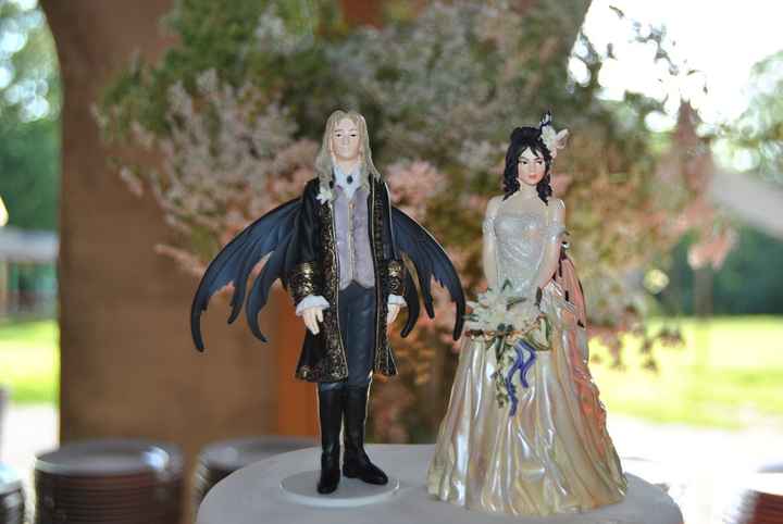 David Tutera...... Cake topper?