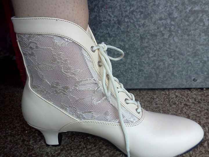 My wedding shoes just got here! *Pics*