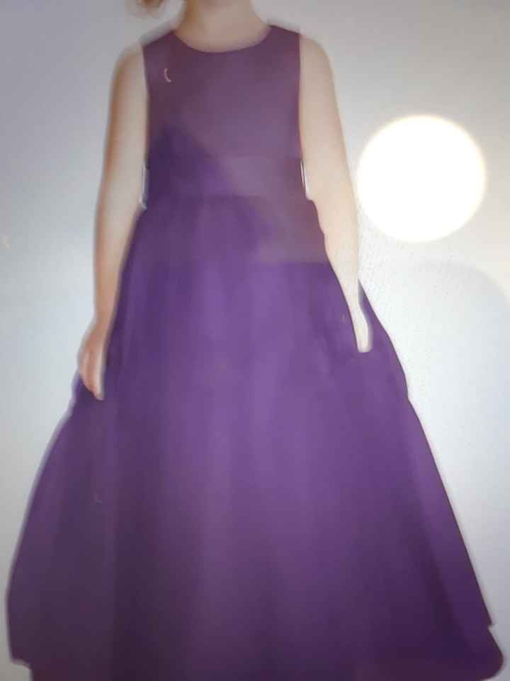 Share your bridesmaid's dresses? - 3