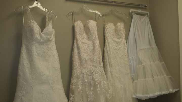 I need help picking a dress!!!!