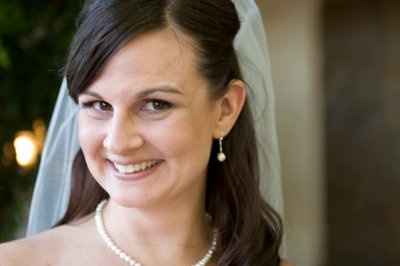 Argh!!! Can't seem to find jewelry for my dress! Please post yours...