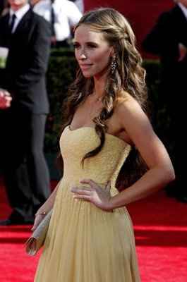 PLEASE help with hair suggestions ladies. I am running out of time :(