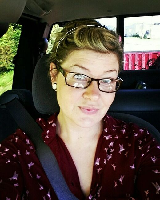 first attempt at brow defining. blunt opinions!! PAGING JOROCKA!!