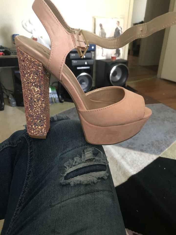 Show me your shoes! - 1