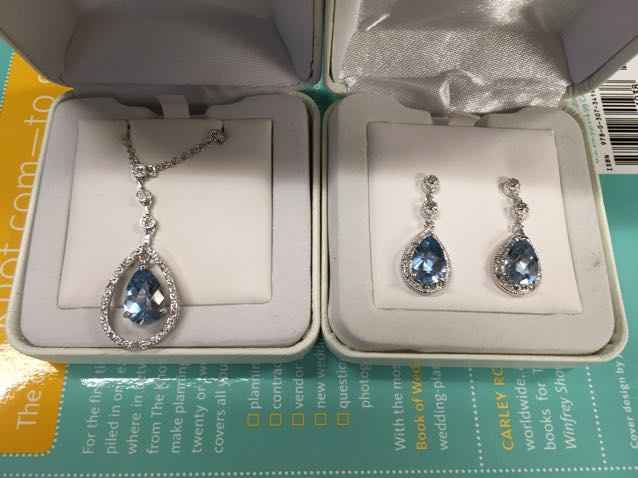 Show off your bridal jewelry - 1