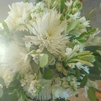 , let's see your wedding bouquet  ladies!!