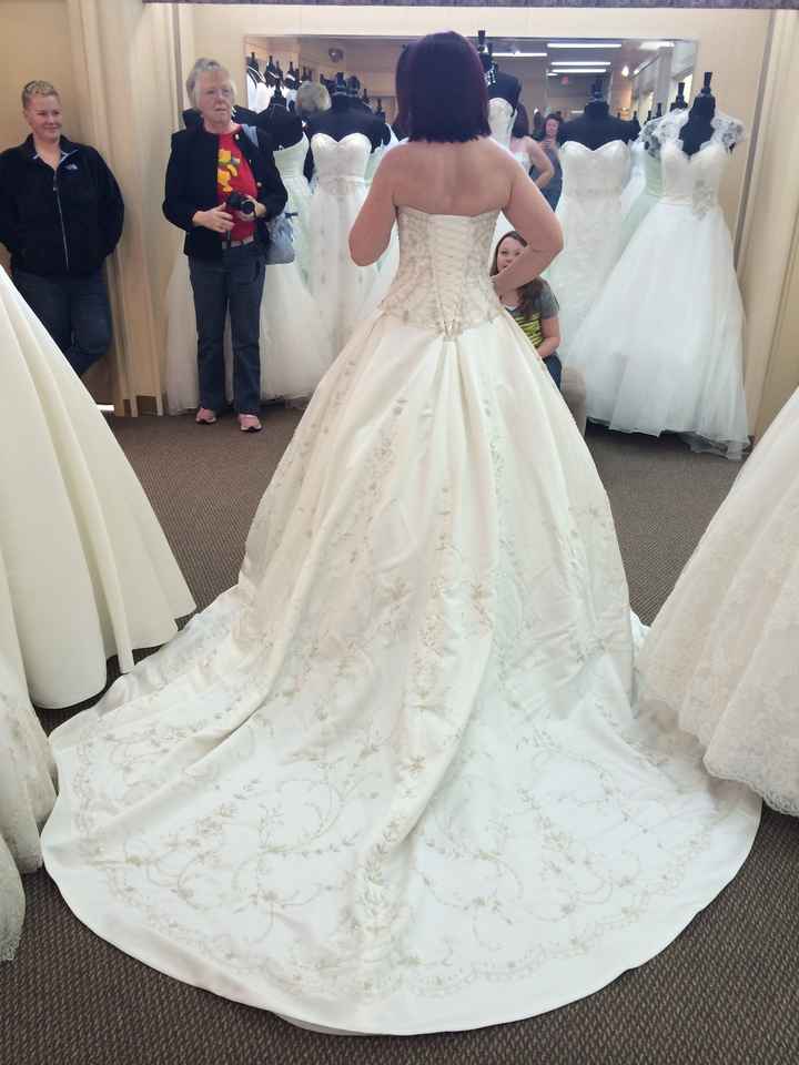 I can finally participate in dress porn posts with pictures of MY dress with ME in it!!!!