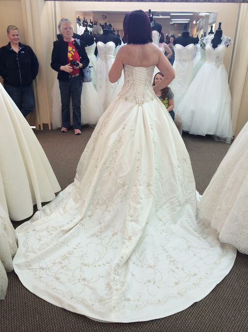 I wanna see ballgowns!