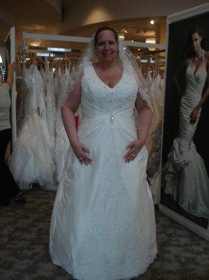 First Dress Fitting...***PICS ATTACHED!!!