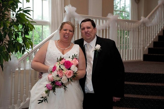 I'm craving wedding!!! Share with me your wedding pics!! please....