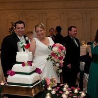 I'm craving wedding!!! Share with me your wedding pics!! please....