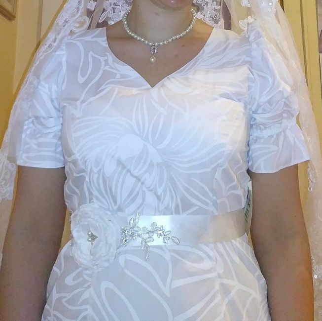 Which sash is better for this dress? 2