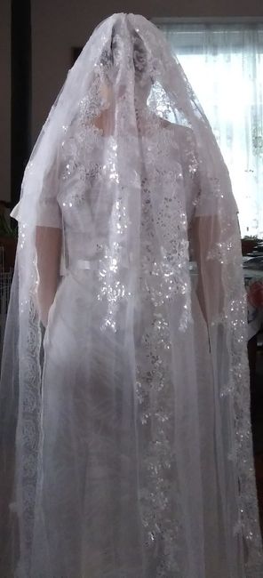 Struggling to pick a bouquet! 3