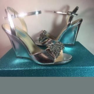 What shoes are YOU wearing?