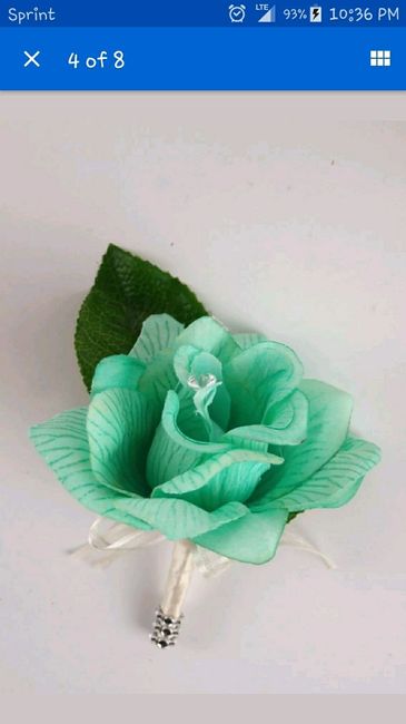 Corsages & boutonnieres: yay or nay?