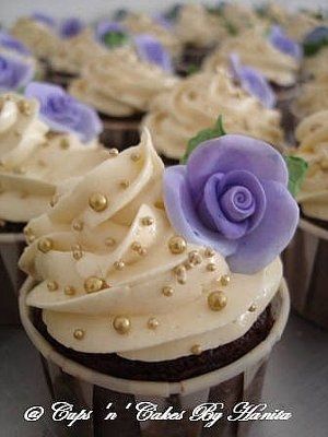 Festive cupcakes/Cake