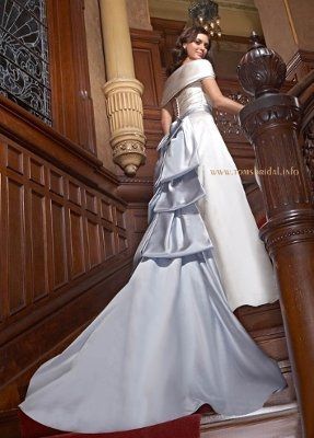 Who is this dress designer ?
