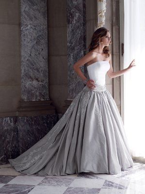 Possible wedding dress *pics*