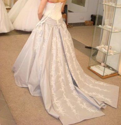 Possible wedding dress *pics*