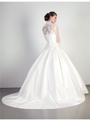 Help me find this dress ?