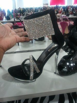 I can't stop looking at shoes ...