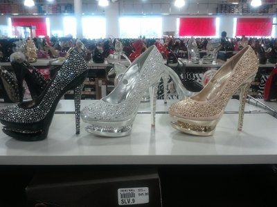 I can't stop looking at shoes ...