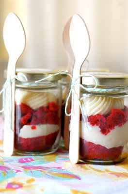 Another favor idea (cupcake in a jar )*pics