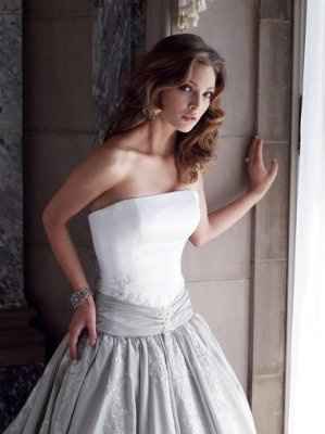 Possible wedding dress *pics*