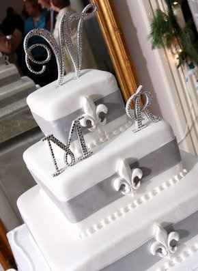 Wedding cakes* I wanna see pics!