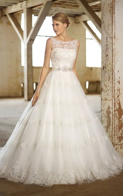 Show us your wedding dress!!!!!!