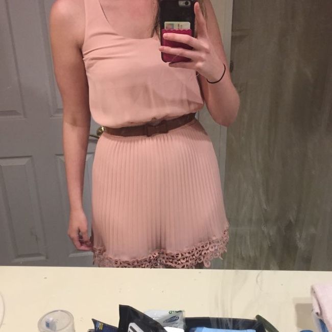 Engagement photo outfit