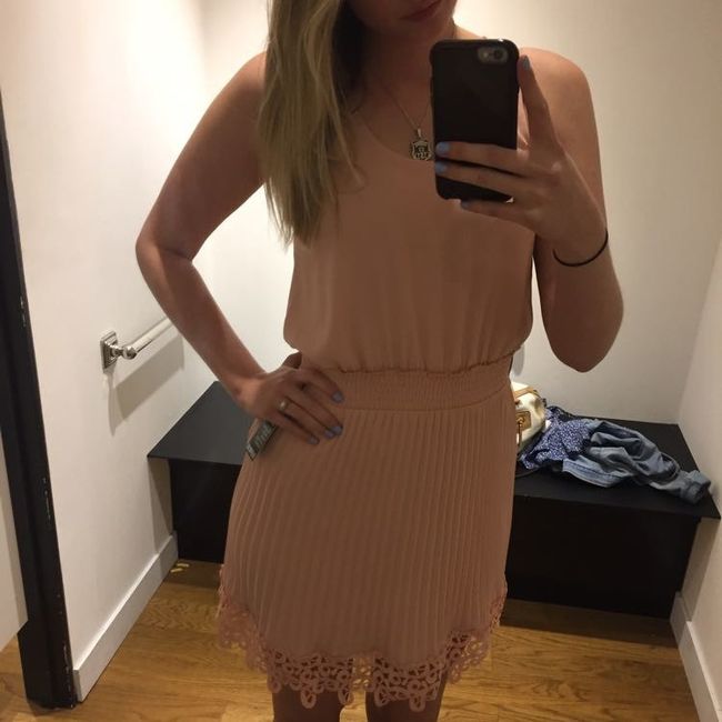 Engagement photo outfit
