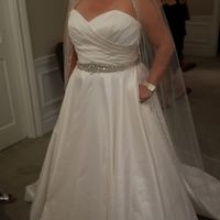 Does your wedding dress have lace, beading, or both? - 1