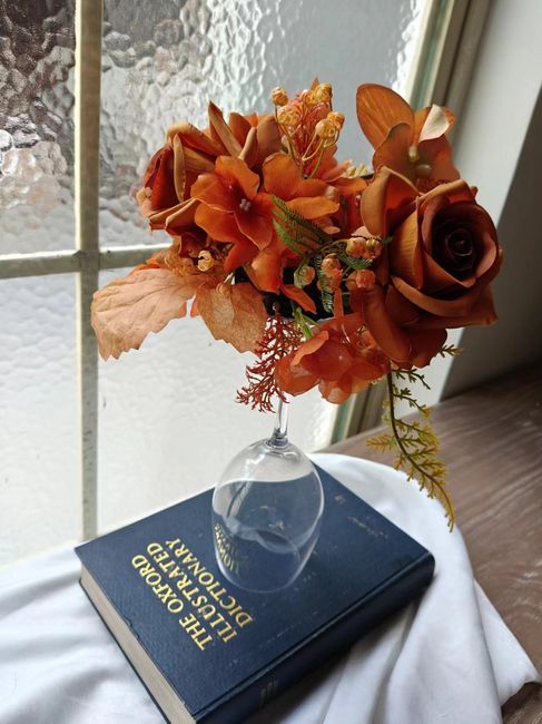 Me trying to do my own wedding flowers 1