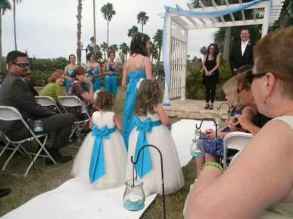 The flower girl struggle