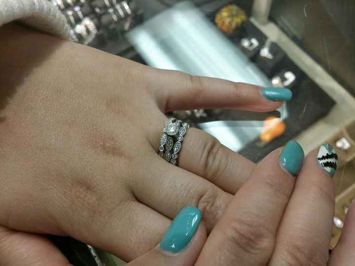 Help!! How should I wear my ring?!