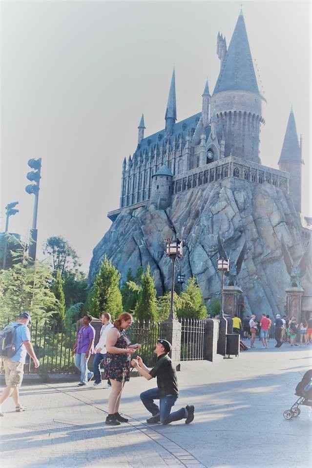 He proposed at Harry Potter World!! 
