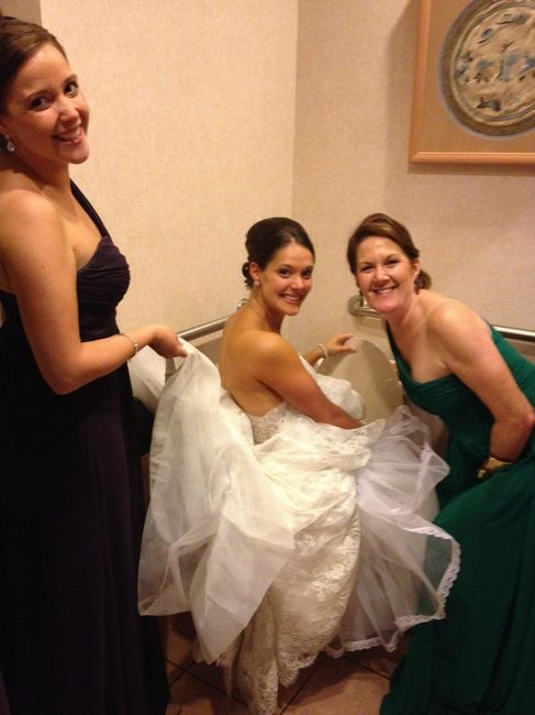 Using the restroom with a mermaid style dress!?