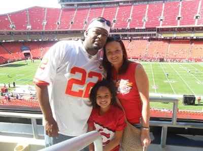 Let's see all of the bride's with their grooms!