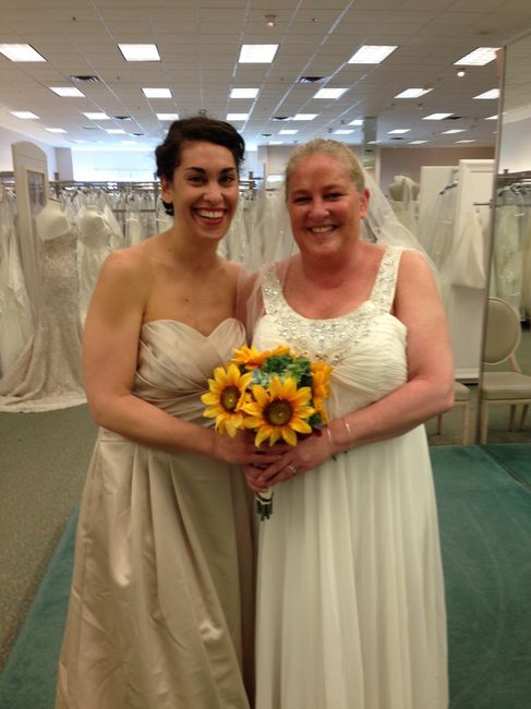Can I get some venue / dress porn?