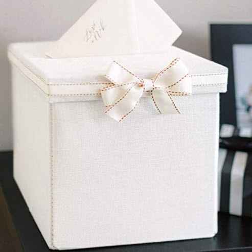 Card/gift box from Fluytco