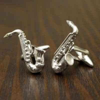 Need suggestions for Grooms gift