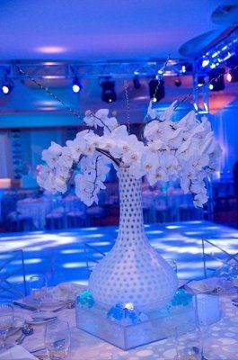 NEED HELP FINDING A VASE LIKE THIS IN GRAY *pic*