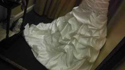 I'm not IN LOVE w/ my wedding dress :(