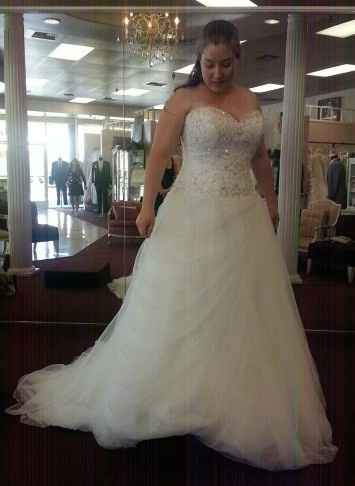 So who wants to show me your STELLA YORK dress???