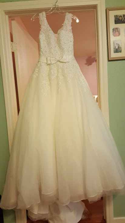 Show off your dress!!